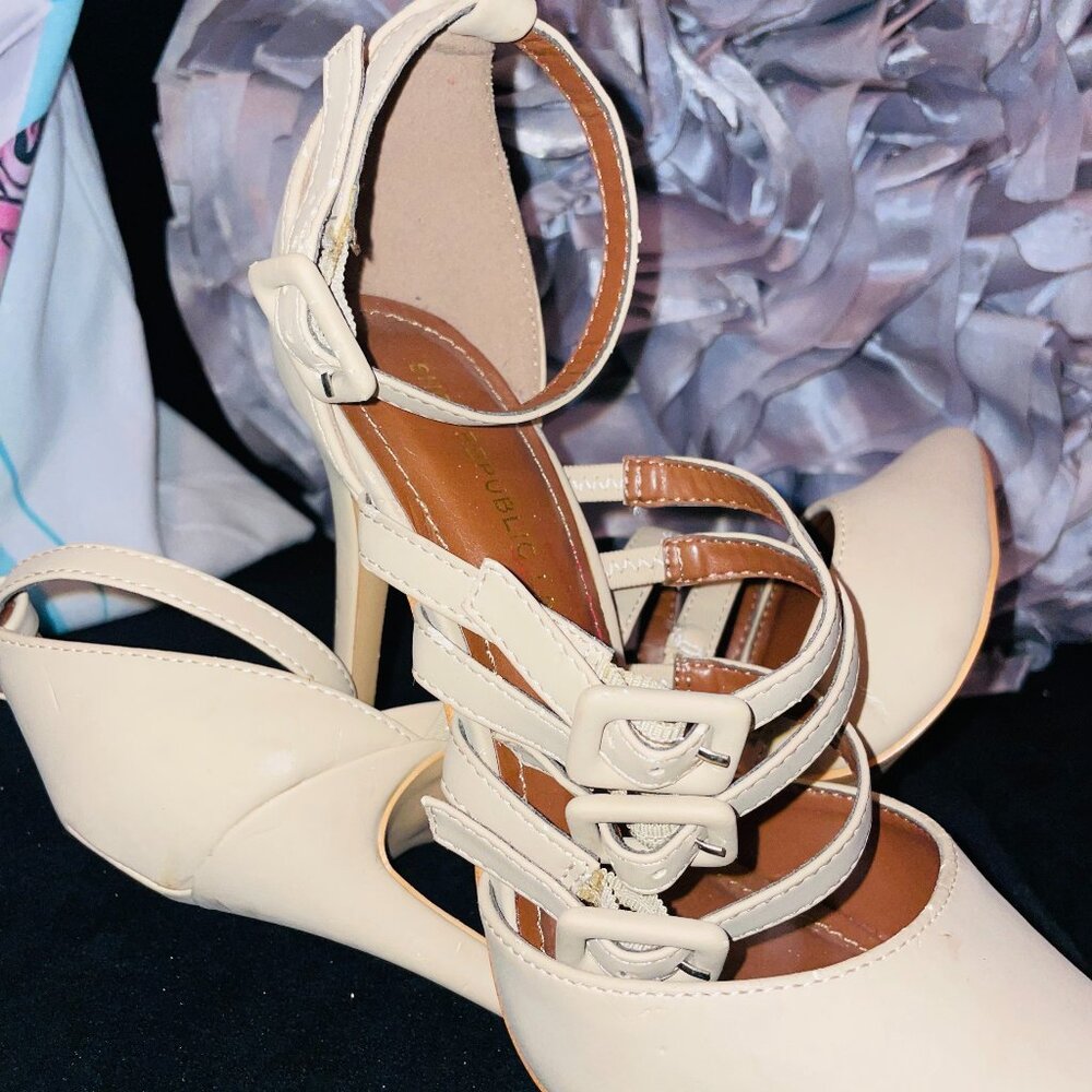 SHOE REPUBLIC LA STRAPPY HEELS